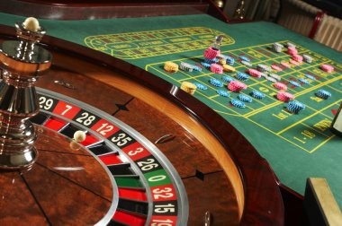 Live roulette table with dealer and chat interface
